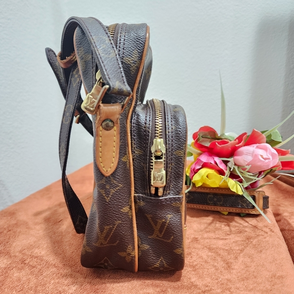 Authentic Louis Vuitton Amazone Crossbody bag - Picture 3 of 12